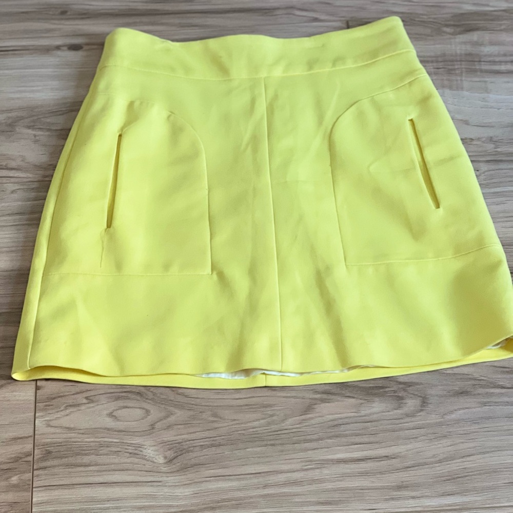 Yellow mini skirt